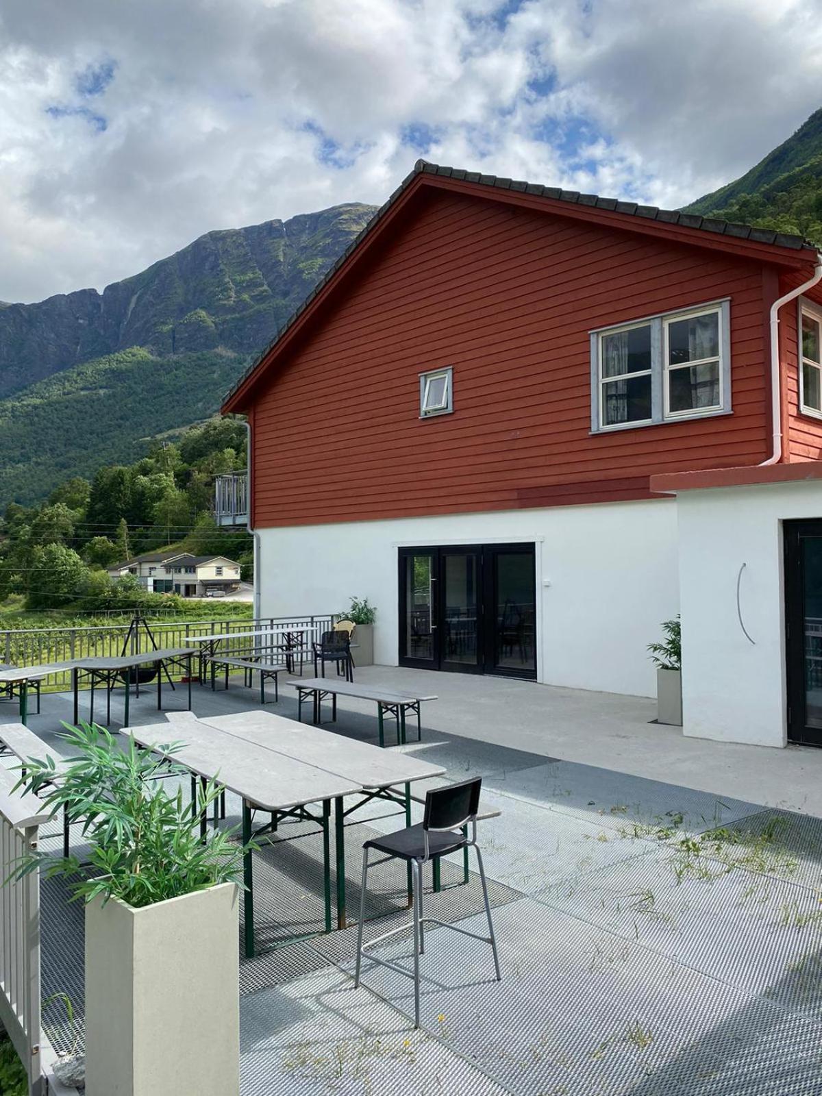 Winjum Apartments Aurland Stegastein Exterior photo